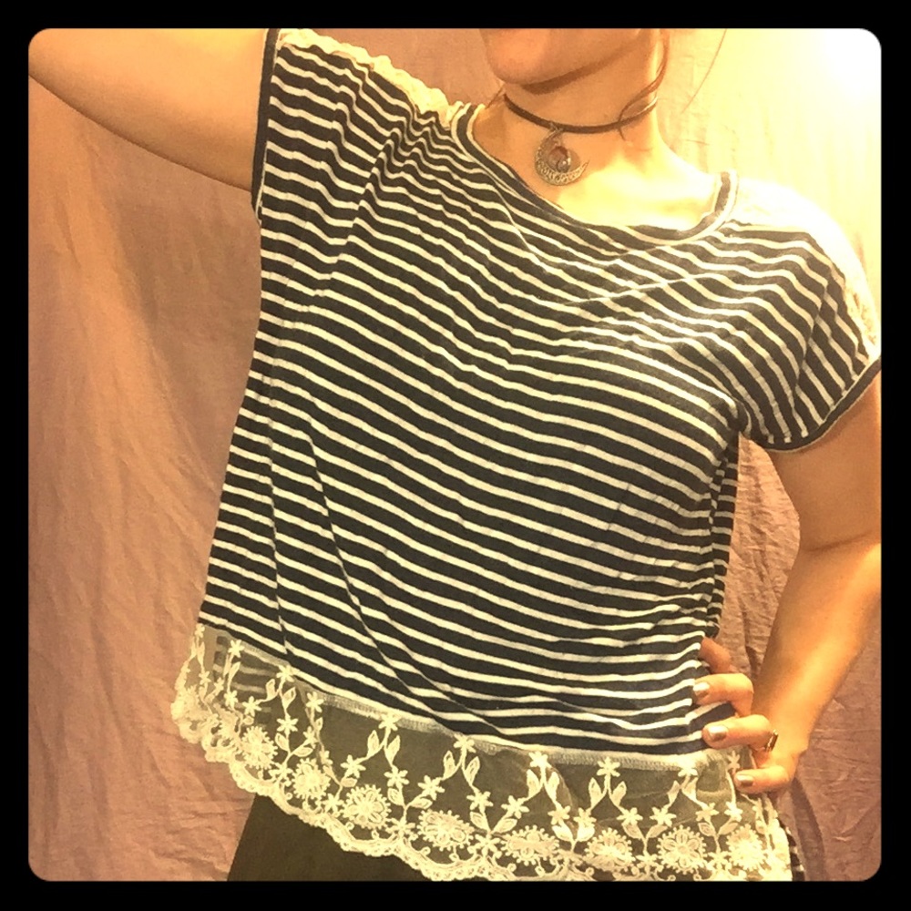 M blue/white striped top w/lace trim